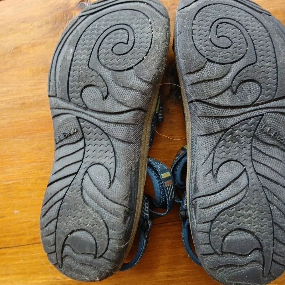 LL Bean Kids Size 2 Sandals Blue Aztec